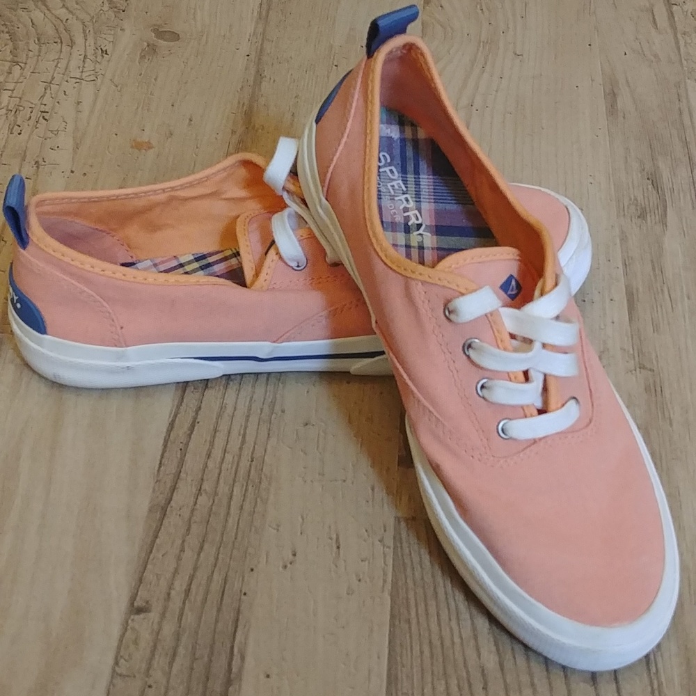 Sperry Top Sliders Running Shoes in Peach